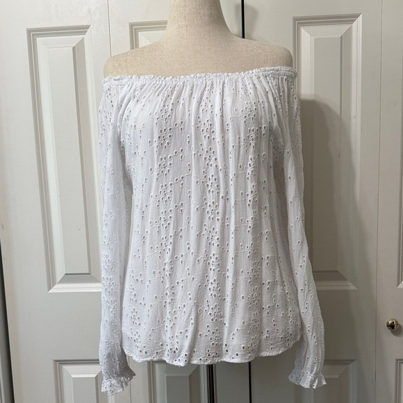 Sanctuary EUC❤️White Eyelet Blouse On/Off shoulders. - Picture 2 of 12